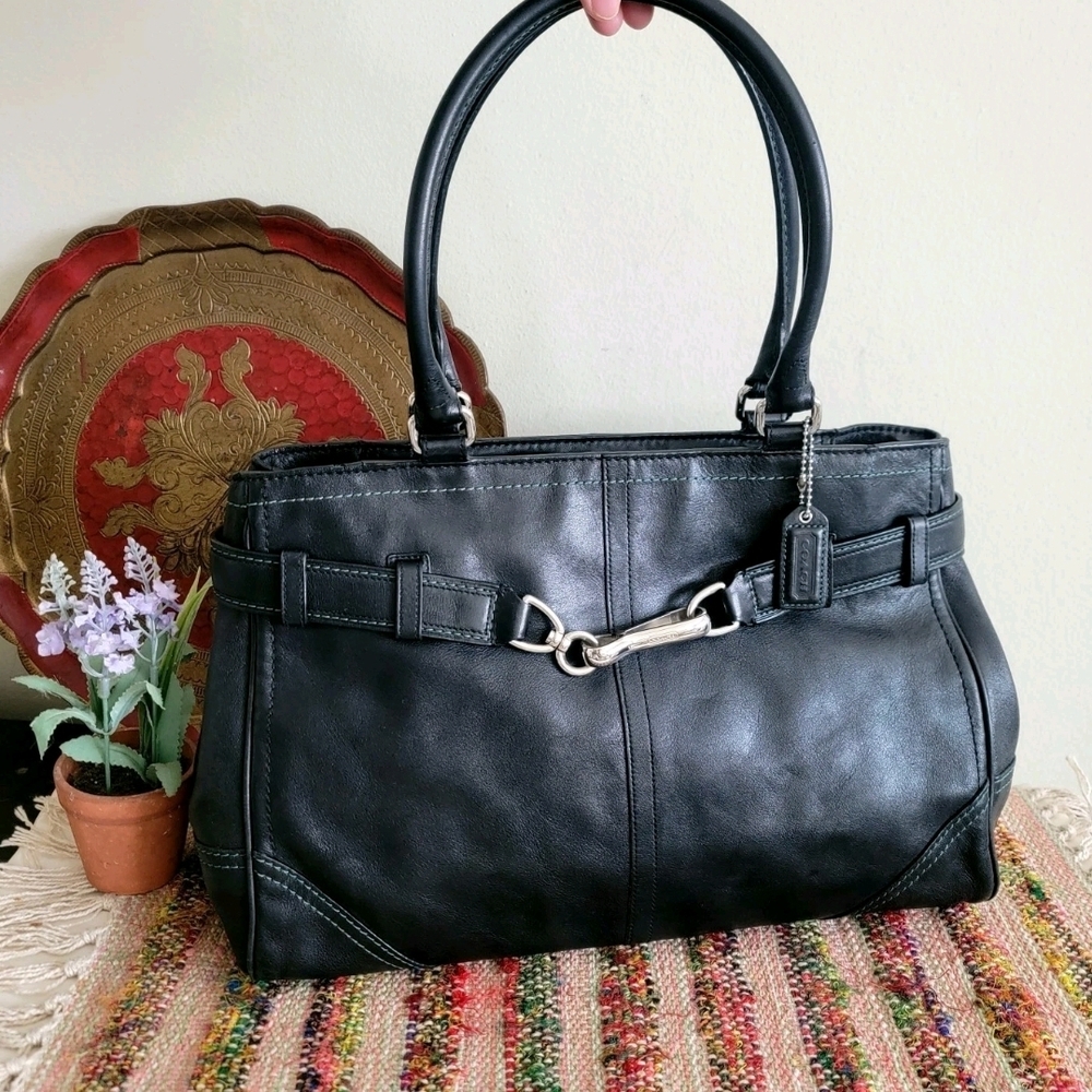Rare Vintage COACH Black Leather Shoulder Bag